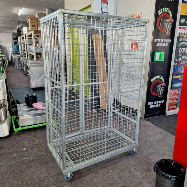 Stock Cage – Lockable-Secondhand