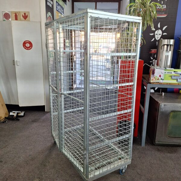 Stock Cage – Lockable-Secondhand